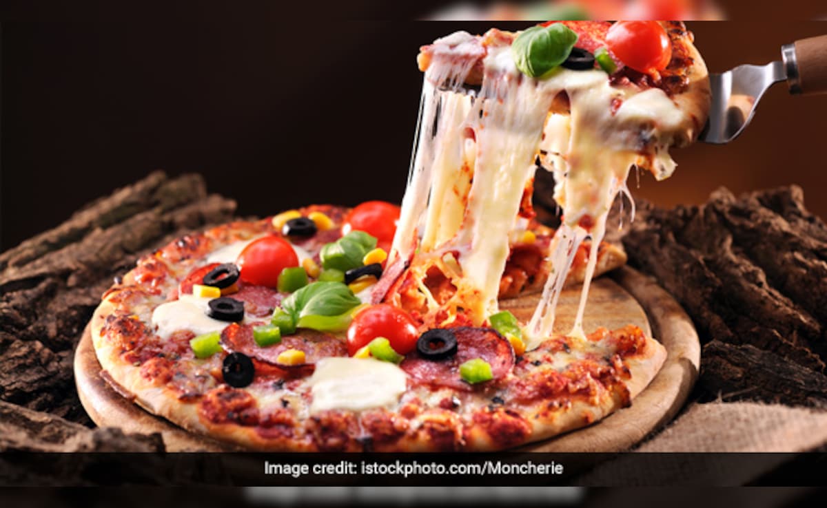 Air Fryer Pizza Recipe: अब घर पर बनाएं झटपट और क्रिस्पी पिज्जा