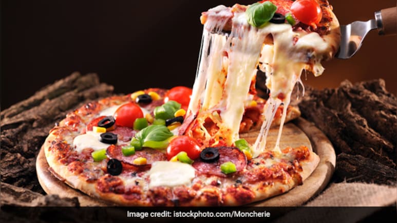 Air Fryer Pizza Recipe: अब घर पर बनाएं झटपट और क्रिस्पी पिज्जा