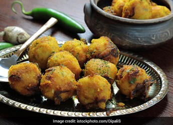 Ever Tried Moong Dal Ke Kabab? This Soft-Vegetarian Kabab Is Ultimate Indulgence Ever Tried Moong Dal Ke Kabab? This Soft-Vegetarian Kabab Is Ultimate Indulgence