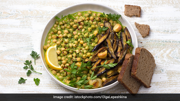 Watch: This Unique <i>Palak Chhole</i> Is The High-Protein Dish Not Many Know Of