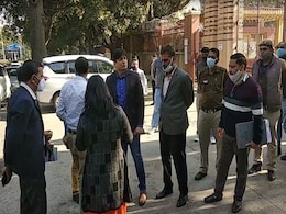 गुजरात की फोरेंसिक टीम ने किसानों और पुलिस के बीच झड़प वाली जगह का किया दौरा गुजरात की फोरेंसिक टीम ने किसानों और पुलिस के बीच झड़प वाली जगह का किया दौरा