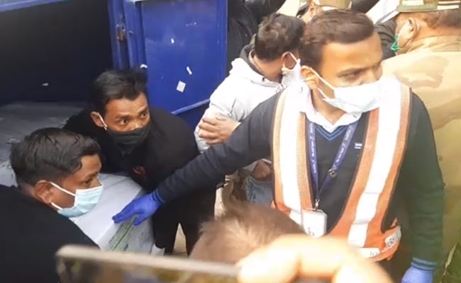 यूपी पहुंची कोरोना वैक्सीन, पूरे प्रदेश में 1298 स्टोर बनाए गए