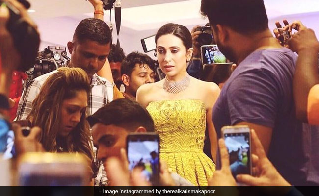 Karisma Kapoor Found This Pic From "The Days Of Live Events And Crowded Rooms"