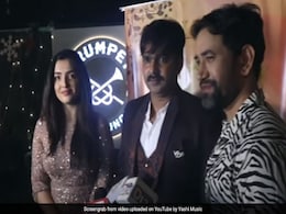 भोजपुरी एक्टर पवन सिंह के बर्थडे में निरहुआ, खेसारी और आम्रपाली दुबे ने खूब की मस्ती- देखें Video भोजपुरी एक्टर पवन सिंह के बर्थडे में निरहुआ, खेसारी और आम्रपाली दुबे ने खूब की मस्ती- देखें Video