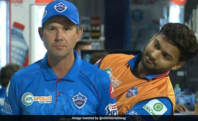 Ind Vs Aus: रिकी पोंटिंग ने कहा था- 'टीम इंडिया नहीं बना पाएगी 200 रन', वीरेंद्र सहवाग ने ऐसे किया Troll