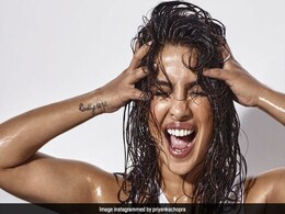 Priyanka Chopra ने शेयर की ग्लमैरस तस्वीरें, सिर पर हाथ रखकर यूं पोज देती आईं नजर Priyanka Chopra ने शेयर की ग्लमैरस तस्वीरें, सिर पर हाथ रखकर यूं पोज देती आईं नजर