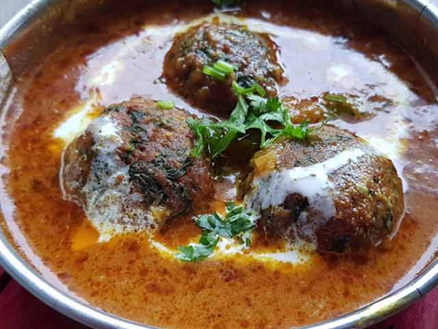 How To Make Palak Paneer Kofta | Easy Palak Paneer Kofta Recipe Video