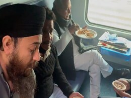 VIDEO : किसानों से 10वें दौर की वार्ता से पहले ट्रेन में सिख समुदाय के लोगों के साथ लंच करते दिखे कृषि मंत्री नरेंद्र तोमर VIDEO : किसानों से 10वें दौर की वार्ता से पहले ट्रेन में सिख समुदाय के लोगों के साथ लंच करते दिखे कृषि मंत्री नरेंद्र तोमर