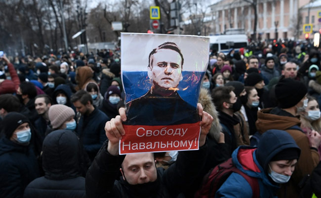 Russian Court Imposes Sweeping Bans On Kremlin Critic's Group