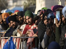 किसान आंदोलन : शिवसेना का हमला- 'मोदी सरकार किसानों के साथ बस मीटिंग-मीटिंग खेल रही है' किसान आंदोलन : शिवसेना का हमला- 'मोदी सरकार किसानों के साथ बस मीटिंग-मीटिंग खेल रही है'