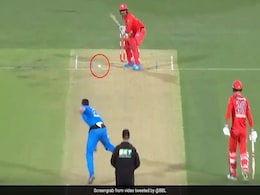 BBL 2020: गेंदबाज ने डाली ऐसी यॉर्कर, बोल्ड होने के बाद पिच को ऐसे देखने लगे मोहम्मद नबी - देखें Video BBL 2020: गेंदबाज ने डाली ऐसी यॉर्कर, बोल्ड होने के बाद पिच को ऐसे देखने लगे मोहम्मद नबी - देखें Video