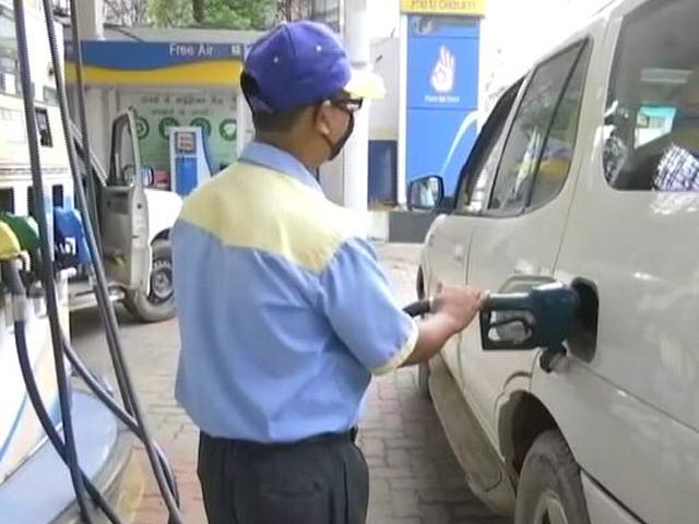Petrol-Diesel Price : आज फिर बढ़े तेल के दाम, बड़े शहरों में पेट्रोल-डीजल रिकॉर्डतोड़ महंगा, यहां चेक करें रेट