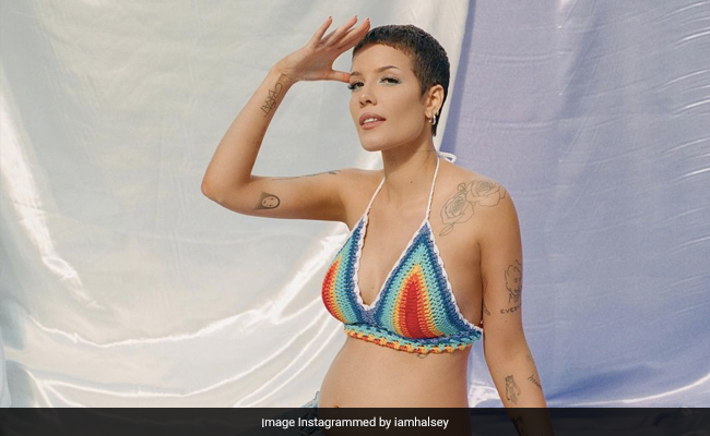 Trending: Singer Halsey Announces Pregnancy With This Baby Bump Pic