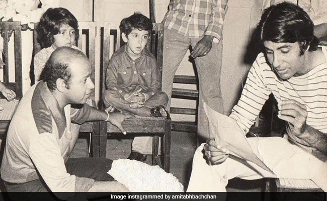 Spot Tiny Hrithik Roshan In Amitabh Bachchan's Throwback Gold From <I>Mr Natwarlal</i>