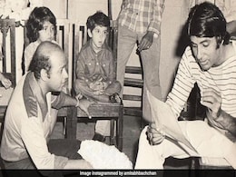 Spot Tiny Hrithik Roshan In Amitabh Bachchan's Throwback Gold From <I>Mr Natwarlal</i> Spot Tiny Hrithik Roshan In Amitabh Bachchan's Throwback Gold From <I>Mr Natwarlal</i>