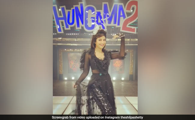 Shilpa Shetty, Back On <i>Hungama 2</i> Set, Pays An Ode To "OG Queen" Helen