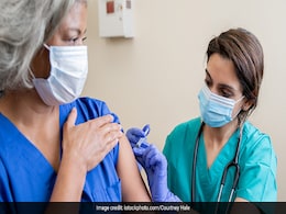 COVID-19 Vaccine: वैक्सीन लगवाने के बाद आपको क्या करना चाहिए? एक्सपर्ट से जानें कौन सी सावधानियां बरतें COVID-19 Vaccine: वैक्सीन लगवाने के बाद आपको क्या करना चाहिए? एक्सपर्ट से जानें कौन सी सावधानियां बरतें