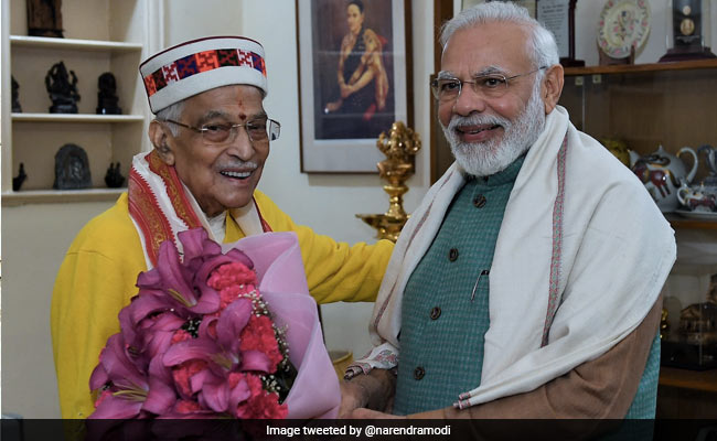 PM Modi Greets Former BJP President Murli Manohar Joshi On His Birthday