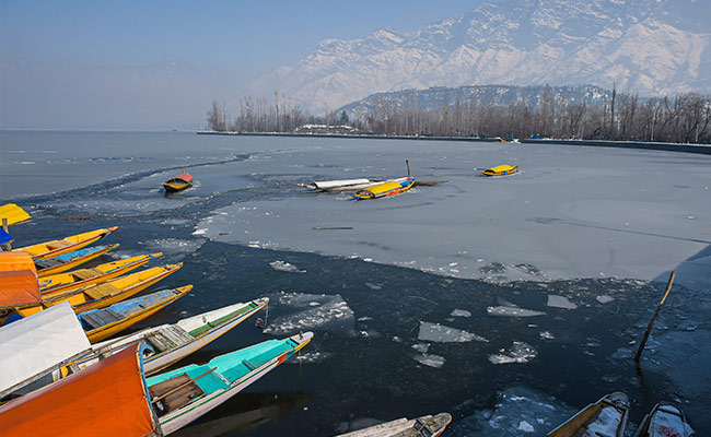 Dal Lake Freezes, Srinagar Records Coldest Night Since 1991