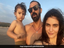 अर्जुन रामपाल गर्लफ्रेंड गैब्रिएला डेमेट्रिएड्स और बेटे संग Beach पर मस्ती करते दिखे, देखें Photos अर्जुन रामपाल गर्लफ्रेंड गैब्रिएला डेमेट्रिएड्स और बेटे संग Beach पर मस्ती करते दिखे, देखें Photos