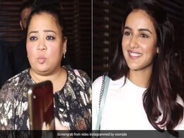 Jasmin Bhasin की फोटोग्राफर ने की तारीफ, कॉमेडियन Bharti Singh बोलीं- मुझे पतली क्यों नहीं कहा...देखें Video Jasmin Bhasin की फोटोग्राफर ने की तारीफ, कॉमेडियन Bharti Singh बोलीं- मुझे पतली क्यों नहीं कहा...देखें Video