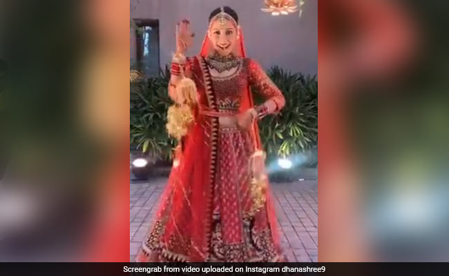 युजवेंद्र चहल की पत्नी Dhanashree ने दुल्हन बनकर 'अरे रे अरे' सॉन्ग पर किया डांस, धूम मचा रहा है Video
