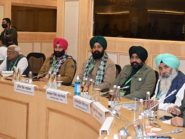 किसानों की केंद्र को दो टूक, कृषि कानून पर सुप्रीम कोर्ट जाना है या नहीं ये हम खुद तय करेंगे