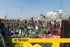 गाजीपुर बार्डर पर अब बढ़ने लगी किसानों की तादाद गाजीपुर बार्डर पर अब बढ़ने लगी किसानों की तादाद