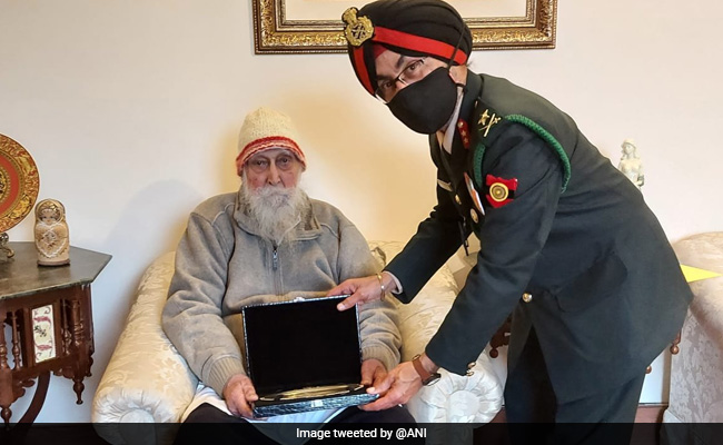 Veteran Who Served In All 3 Indian Armed Forces Presented Silver Salver
