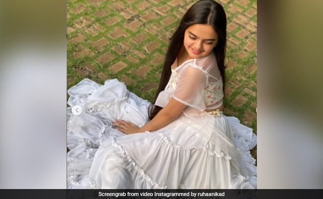 Yeh Hai Mohabbatein: 'ये है मोहब्बतें' की 'रूही' ने क्यूट अंदाज में कराया फोटोशूट, Video देख फैंस बोले- प्रिंसेस...