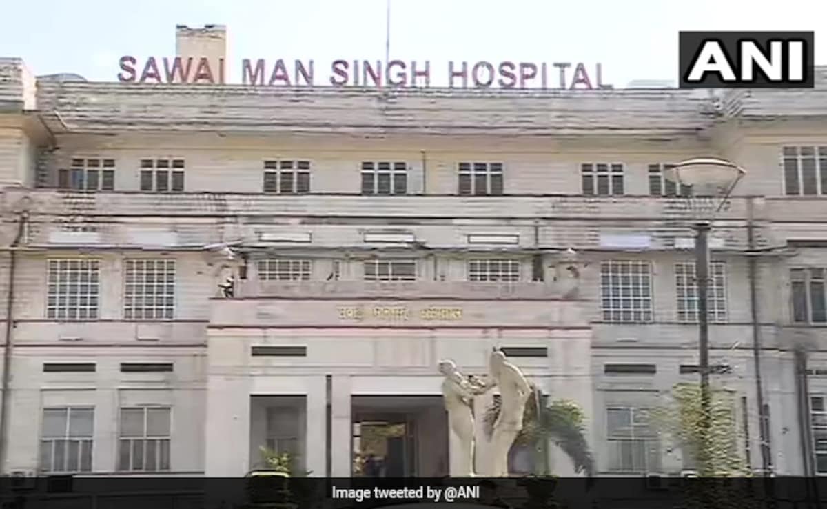 जयपुर SMS हॉस्पिटल में प्री-ऑपरेटिव वार्ड में बारिश का पानी भरा, मरीजों को करना पड़ा शिफ्ट