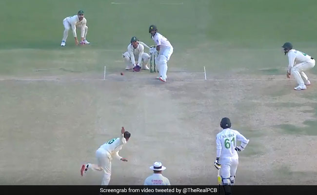 Pak Vs SA: केशव महाराज ने पाकिस्तानी बल्लेबाज को मारा बोल्ड, पीछे से अंपायर ने दे दी No Ball - देखें Video