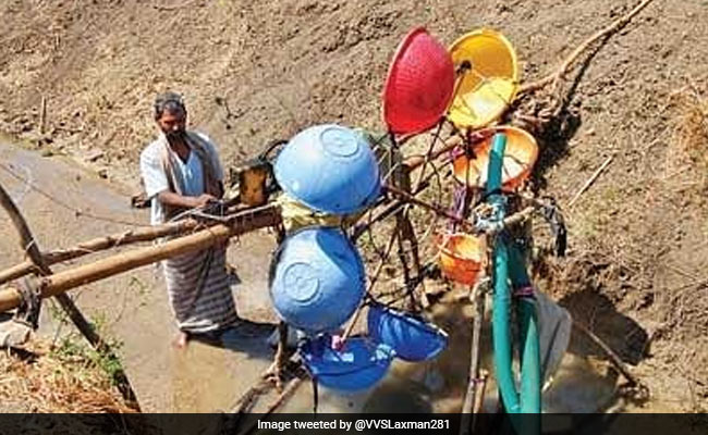 किसान ने बिजली पैदा करने के लिए जुगाड़ से बनाई वॉटरमिल,  पूर्व क्रिकेटर बोला- 'अविश्वसनीय...'