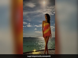 अनन्या पांडे पीले रंग के मोनोकनी ड्रेस में मालदीव में करवाया ग्लैमरस फोटोशूट, देखें Photos अनन्या पांडे पीले रंग के मोनोकनी ड्रेस में मालदीव में करवाया ग्लैमरस फोटोशूट, देखें Photos