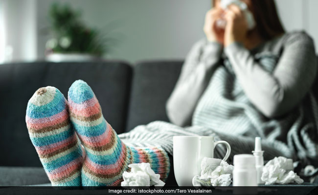 Cold Hands and Feet Remedies: सर्दी में पड़ जाते हैं हाथ-पैर ठंडे, तो ये उपाय आजमाएं