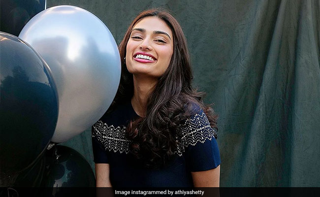 Athiya Shetty&rsquo;s &ldquo;Fun And Flirty&rdquo; Dress Is Casual Chic Perfection