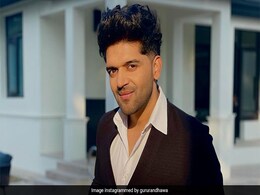 Guru Randhawa कश्मीर की जमा देने वाली ठंड में कर रहे थे शूटिंग, तभी नाक से बहने लगा खून... Guru Randhawa कश्मीर की जमा देने वाली ठंड में कर रहे थे शूटिंग, तभी नाक से बहने लगा खून...