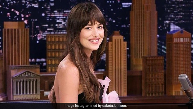 Viral: Hollywood Star Dakota Johnson Caught In A Lie; Sparks Meme Fest On Twitter
