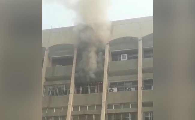 Fire Breaks Out At Delhi's Safdarjung Hospital, No One Injured