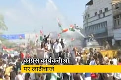 मध्य प्रदेश: राजभवन का घेराव कर रहे कांग्रेस कार्यकर्ताओं पर पुलिस का लाठीचार्ज मध्य प्रदेश: राजभवन का घेराव कर रहे कांग्रेस कार्यकर्ताओं पर पुलिस का लाठीचार्ज