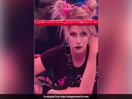 WWE की इस खूबसूरत रेसलर ने अपना लिए हैं खौफनाक तेवर, अब किसी पर रहम नहीं- देखें Video WWE की इस खूबसूरत रेसलर ने अपना लिए हैं खौफनाक तेवर, अब किसी पर रहम नहीं- देखें Video