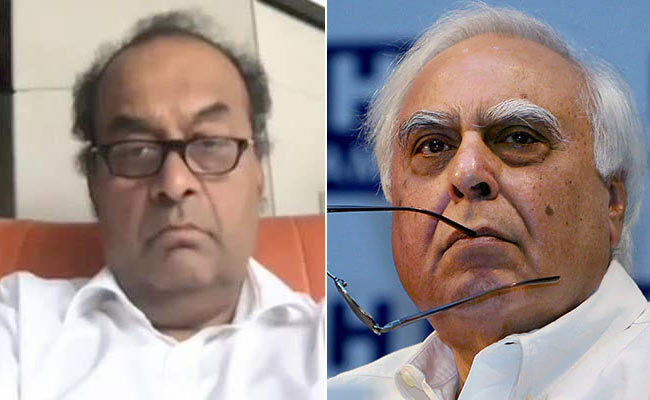 मैं फेसबुक की ओर से हूं, नहीं, आप हो: कपिल सिब्‍बल और मुकुल रोहतगी के बीच कोर्ट में हुई हास्‍यास्‍पद नोकझोंक