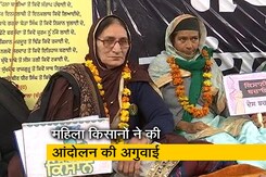 कृषि कानूनों के खिलाफ दिल्ली की सीमाओं पर महिलाओं ने संभाला मोर्चा कृषि कानूनों के खिलाफ दिल्ली की सीमाओं पर महिलाओं ने संभाला मोर्चा