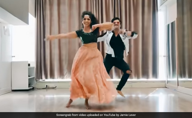 जॉनी लीवर की बेटी Jamie Lever ने 'चेलम्मा' सॉन्ग पर किया जोरदार डांस, फैन्स हुए हैरान- देखें Video