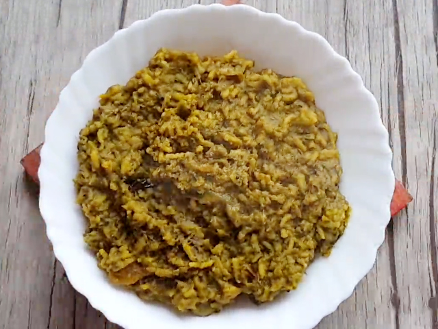 How To Make Palak Dal Khichdi | Easy Palak Dal Khichdi Recipe Video