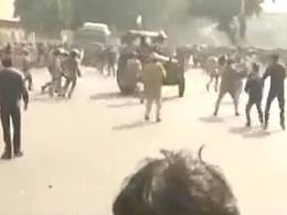 दिल्ली पुलिस ने गणतंत्र दिवस हिंसा मामले में जम्मू से एक किसान नेता को हिरासत में लिया दिल्ली पुलिस ने गणतंत्र दिवस हिंसा मामले में जम्मू से एक किसान नेता को हिरासत में लिया