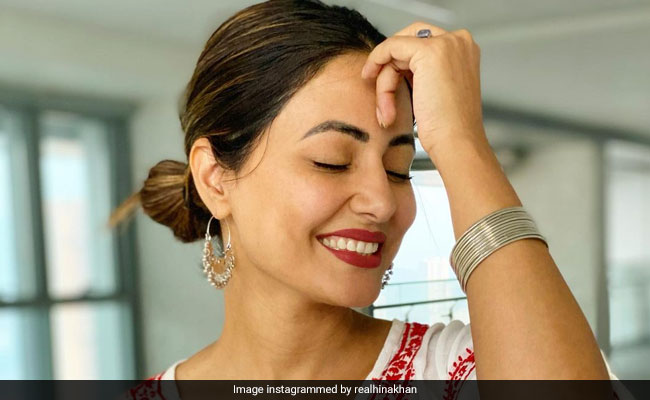 What Hina Khan Wrote After Completing "12 Glorious Years" In Showbiz