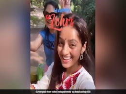 Deepika Singh ने लोहड़ी के मौके पर पंजाबी ढोल पर यूं किया डांस, Video हुआ वायरल Deepika Singh ने लोहड़ी के मौके पर पंजाबी ढोल पर यूं किया डांस, Video हुआ वायरल