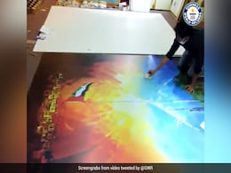 Indian Expat In UAE Bags 19th Guinness Record With Giant Greeting Card Indian Expat In UAE Bags 19th Guinness Record With Giant Greeting Card