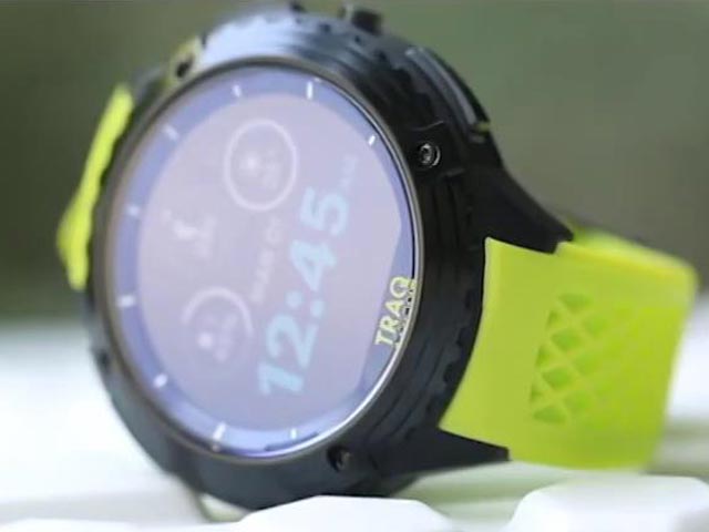 Titan TRAQ Triathlon: This Smartwatch Needs Your Attention